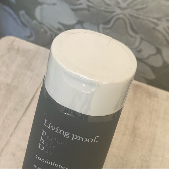 Living Proof Conditioner - Picture 3 of 4